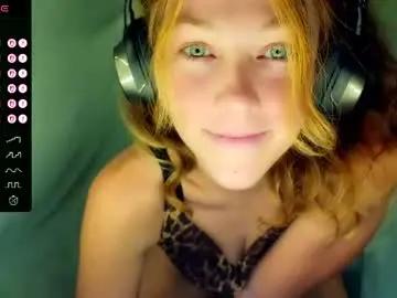 Chaturbate Live Sex Cam of its_lily