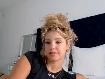 Chaturbate Live Sex Cam of theislandgirl