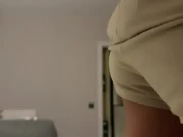Chaturbate Live Sex Cam of lesi_moonie