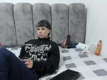 Chaturbate Best live sex cam show of bruno_cruz