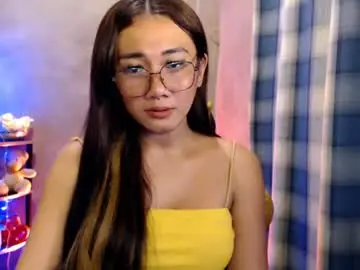 Chaturbate Live Sex Cam of pia_worthsback