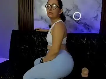 Chaturbate Live Sex Cam of yelena03