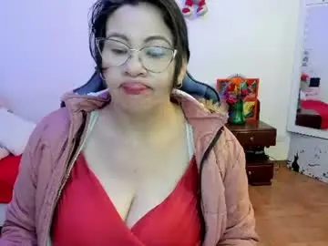 Chaturbate Watch Live Sex Cams of esmeralda_milf1