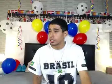 Chaturbate Live Sex Cam of isaak_salomee