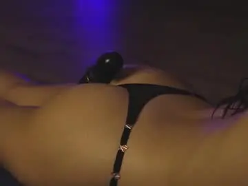 Chaturbate Free Porn Cam of miavelvety