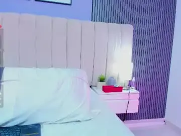 Chaturbate Live Sex Cam of ivy_petit