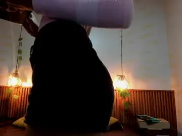 Chaturbate Free Live Porn of daphne_courtis