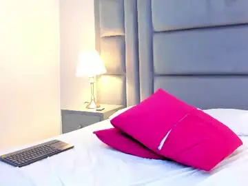 Chaturbate Live Sex Cam of kendaallturner