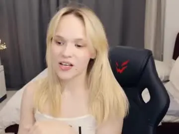 Chaturbate Live Porn of thehousemaid1