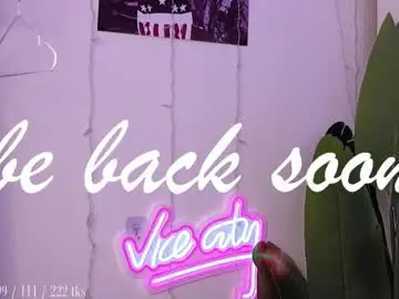 Chaturbate Adult Webcam of violetvio1ator