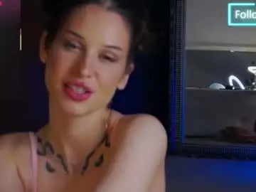 Chaturbate Live Sex Cam of bellakarmma