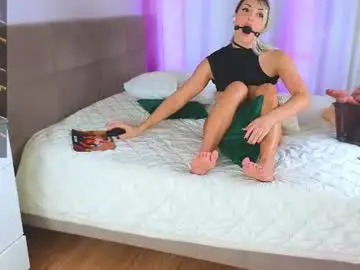 Chaturbate Live Sex Cam of eva_ra