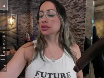 Chaturbate Free Live Porn of nicolle__doll