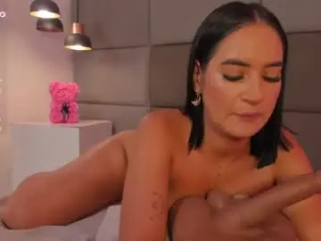 Chaturbate Live Porn of emily_luve