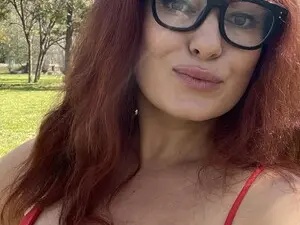 Myfreecams Adult Video Chat of Modest__Devil