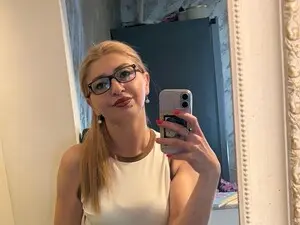 Myfreecams Free Porn Cam of AuraMilff