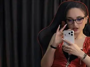 Myfreecams Live Sex Cam of ErikaLorren