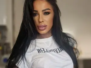 Myfreecams Private Sex Chat of AnyssyaHoot