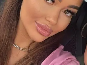 Myfreecams Live Sex Cam of Selenna_Sky
