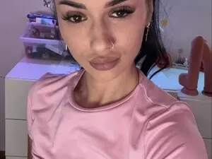 Myfreecams Free Live Porn of SellenaCarter