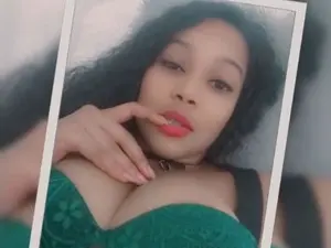 Myfreecams Free Live Porn of MoniqueLovay