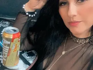 Myfreecams Adult Video Chat of alessiani69