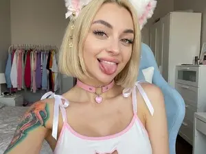 Myfreecams Free Porn Cam of YourLizzyDoll