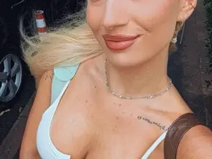 Myfreecams Adult Webcam of Ella_Charm
