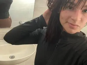 Myfreecams Sex Cam of Bella_Rouse9