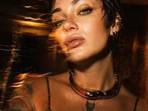 Myfreecams Adult Video Chat of LessaHost