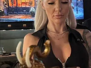 Myfreecams Watch Live Sex Cams of FalllingAngel