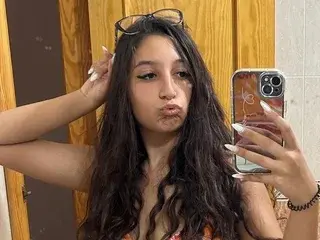 Streamate Live Porn of MaeveSun