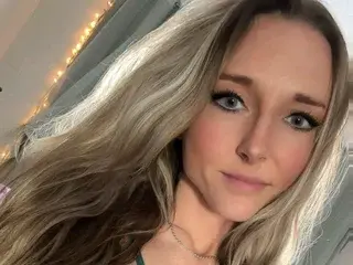 Streamate Sex Chat of Violet_Styles