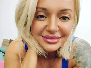Streamate Free Live Porn of BustyEmaXX