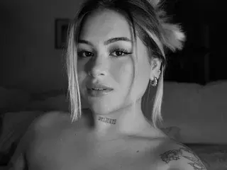 Streamate Sex Chat of Ela_Curvy