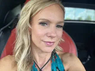 Streamate Free Porn Cam of BellaBare