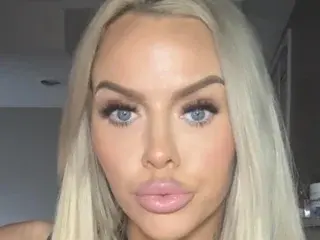 Streamate Free Porn Cam of GoddessBuffBarbie