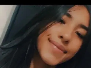 Streamate Sex Cam of KiraaMoon69