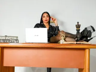 Streamate Private Sex Chat of KarlaBellucci