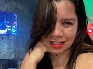 Streamate Free Live Porn of MatureAnika