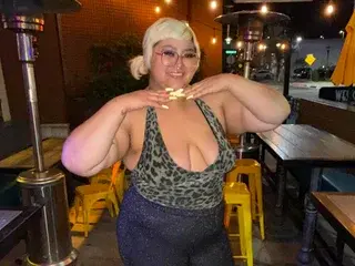 Streamate Free Porn Cam of ThickAsianMami