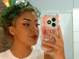 Streamate Private Sex Chat of Sasha_Lee19