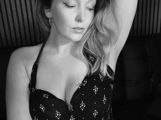 Streamate Live Porn of DeepThroatDarling