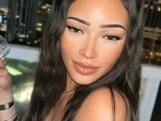 Streamate Free Porn Cam of ValeriaImaniLin