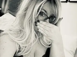 Streamate Live Sex of BlondeBridgetx