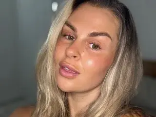 Streamate Live Sex Cam of ClaraXVale