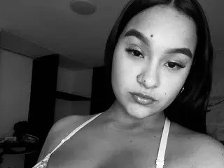 Streamate Nude Webcam of Kattymiller18