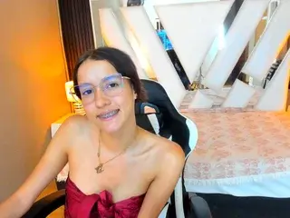 Streamate Adult Webcam of Linda4Petite