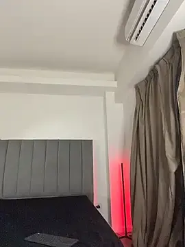 Stripchat Free Porn Cam of leonienoire
