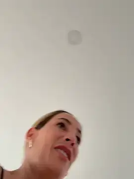 Stripchat Free Porn Cam of SweetAlegra_